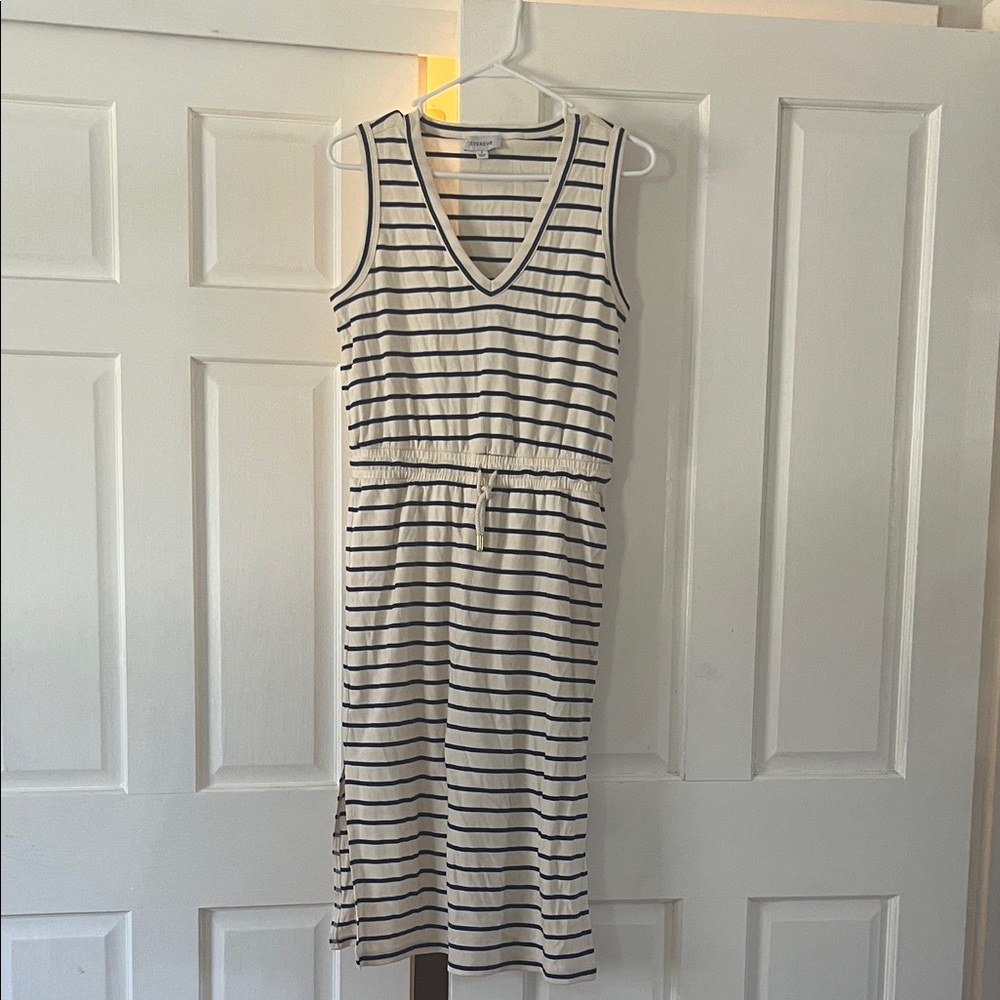 Evereve Cream and Navy Striped V-Neck Midi Dress